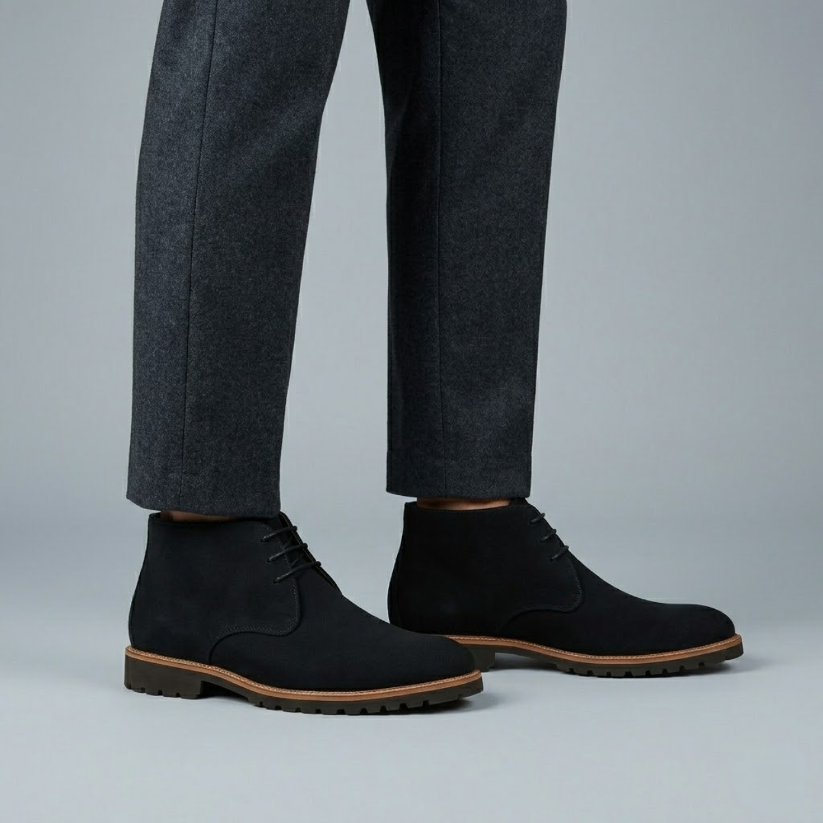 Botki chukka Argenta z zamszu, klasyczna elegancja