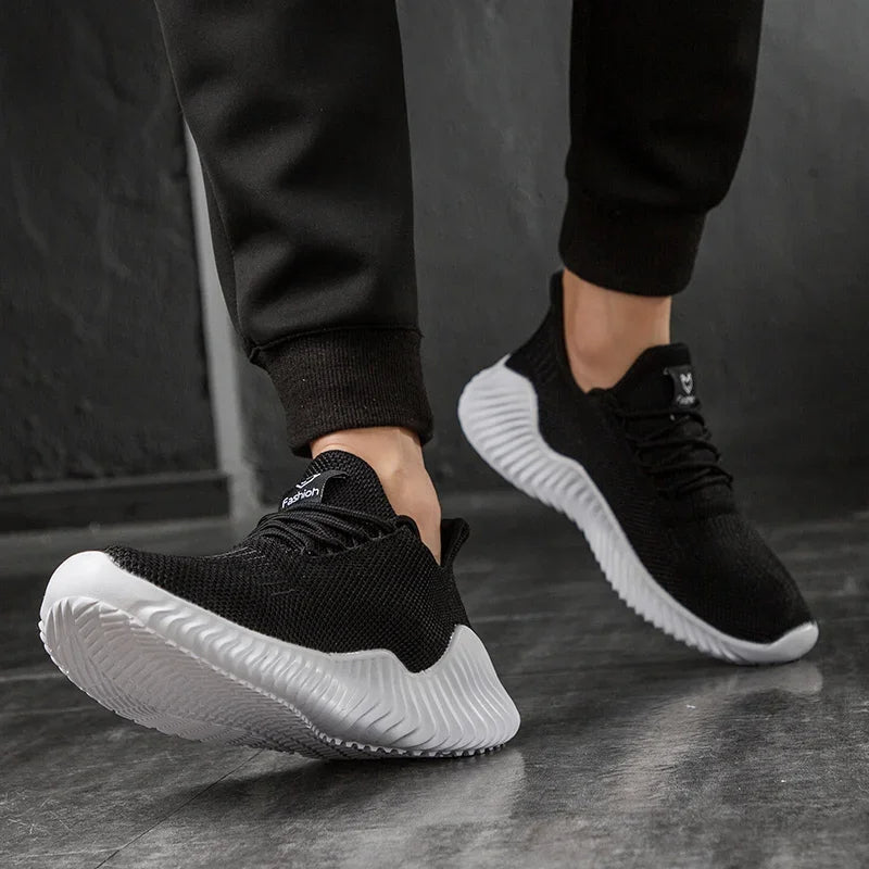 Lekkie sneakersy z dzianiny, opływowa sylwetka