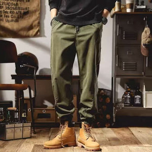 Spodnie bojówki z oddychającej bawełny, zwężana nogawka