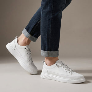 Sneakersy niskie z przeszyciami w tonie cholewki