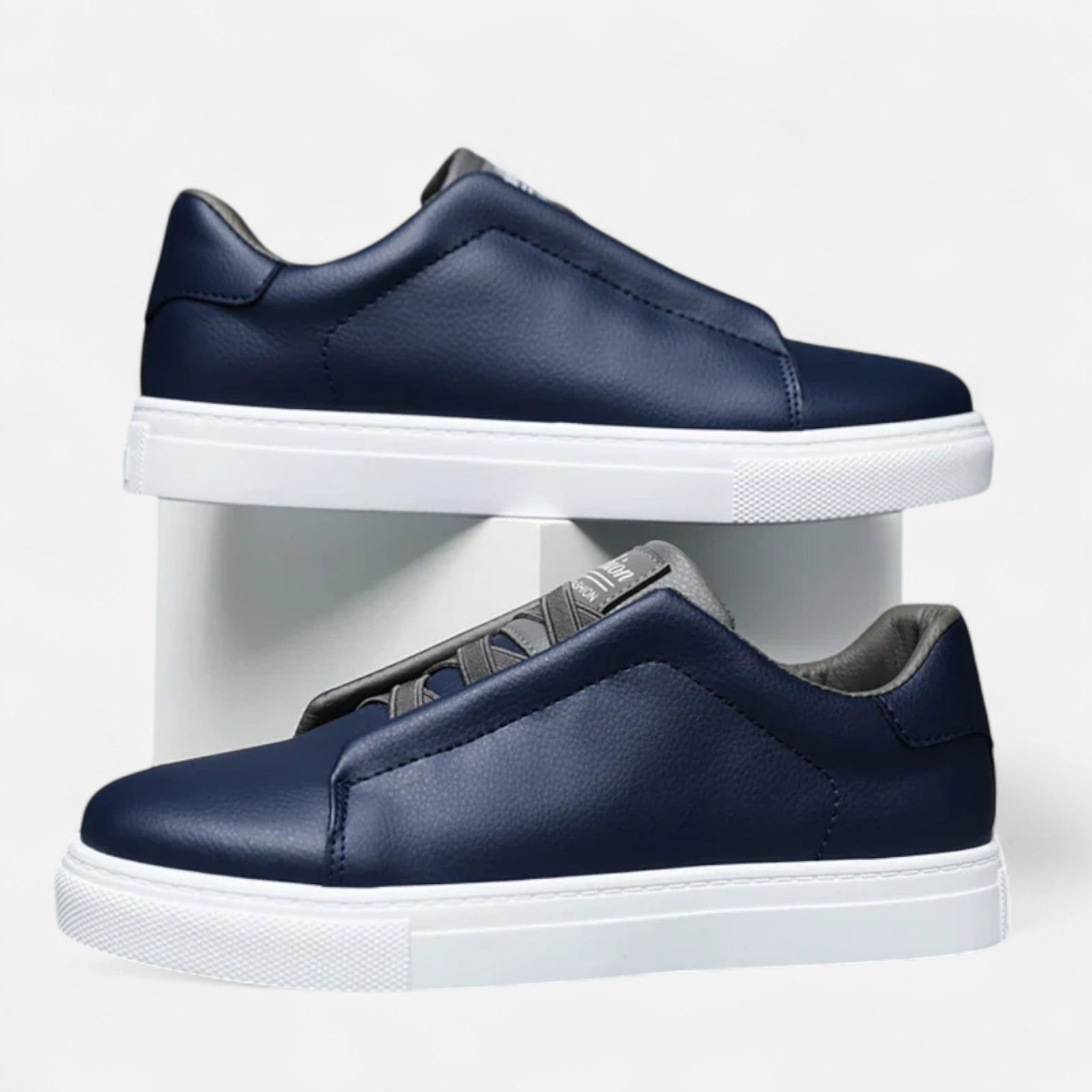 Sneakersy wsuwane ze skóry, czysta cholewka