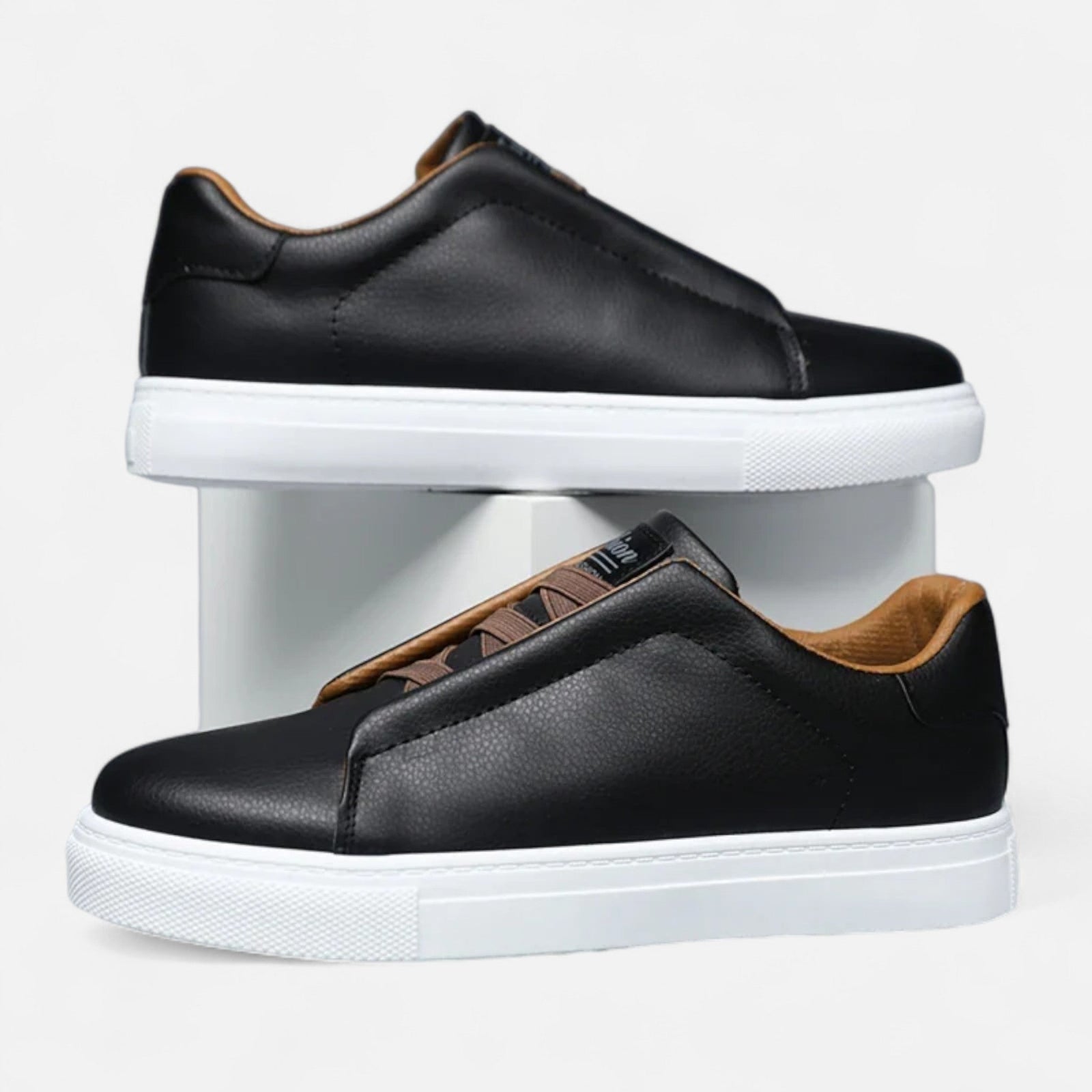 Sneakersy wsuwane ze skóry, czysta cholewka