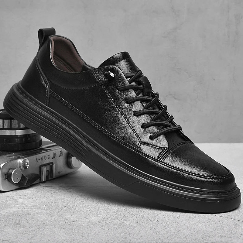 Sneakersy niskie z przeszyciami w tonie cholewki