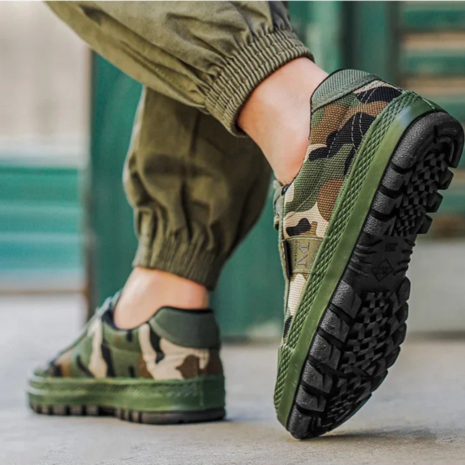 Sneakersy taktyczne, wzmocniona konstrukcja