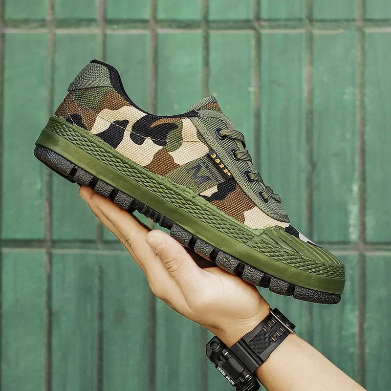 Sneakersy taktyczne, wzmocniona konstrukcja