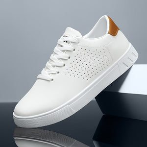 Sneakersy z perforacją, czysta i wyważona sylwetka