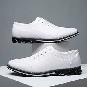 Sneakersy pikowane, uporządkowana cholewka