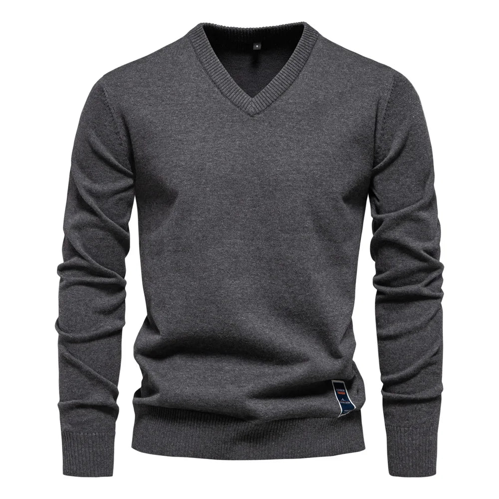 Sweter Koen z dekoltem V, oddychająca dzianina