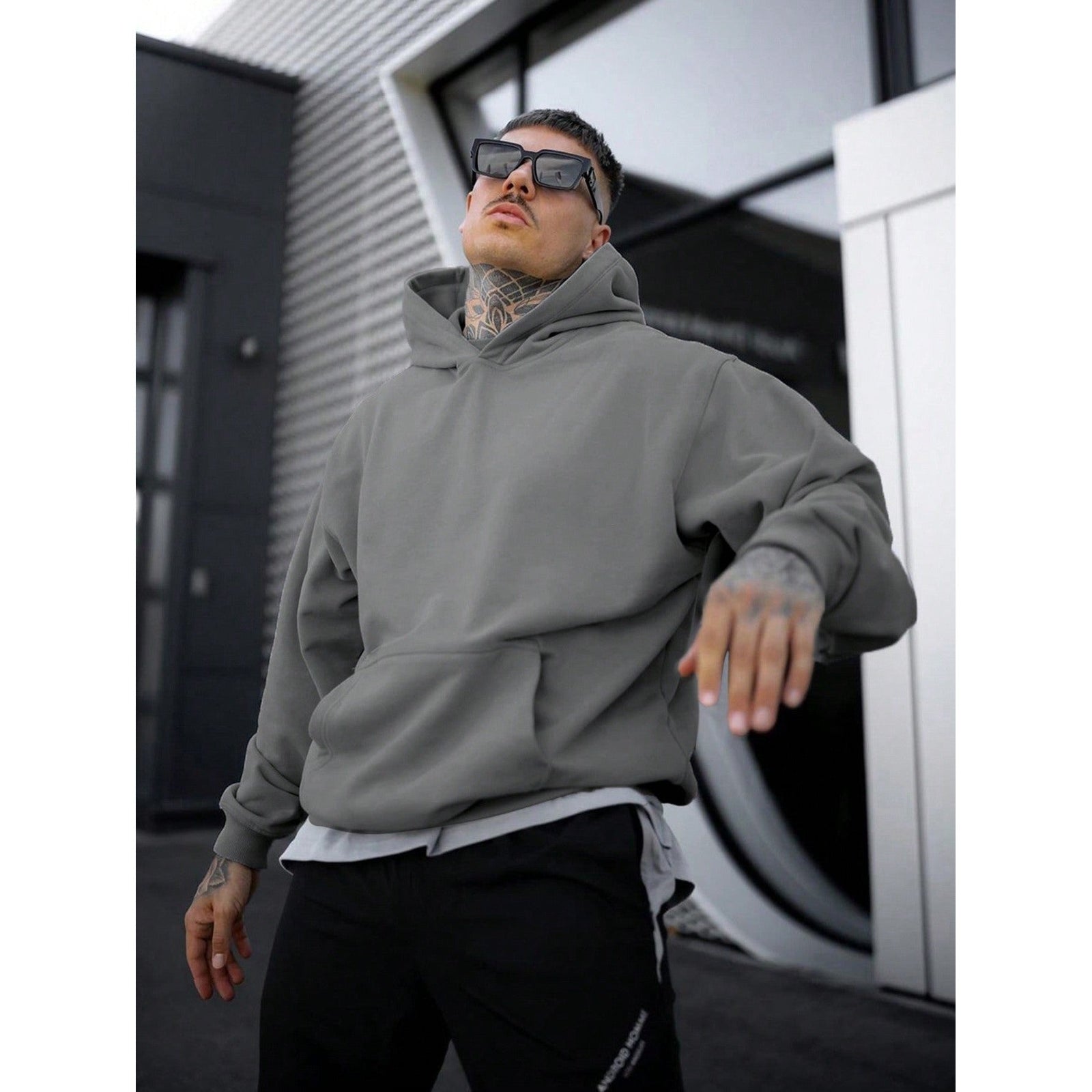 Bluza Tim z kapturem w jednolitym kolorze, krój oversize