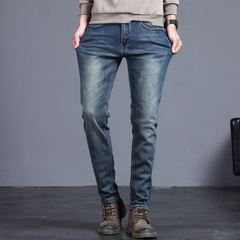 Jeansy Liam w stylu bikerskim, wyrazisty charakter