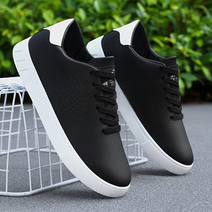 Sneakersy z perforacją, czysta i wyważona sylwetka