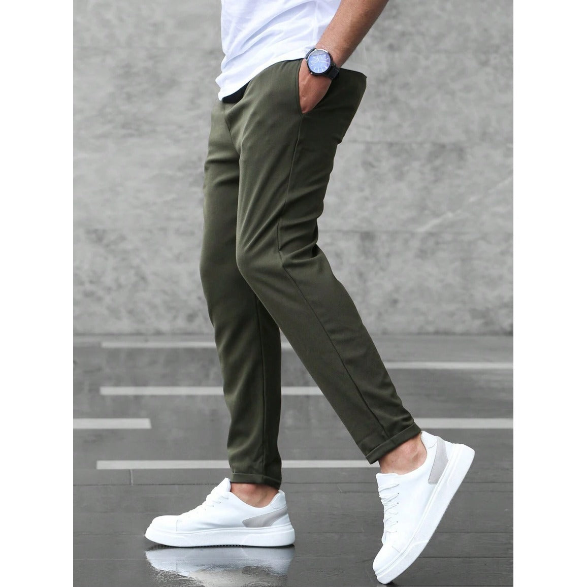 Spodnie codzienne slim fit z regulowanym pasem