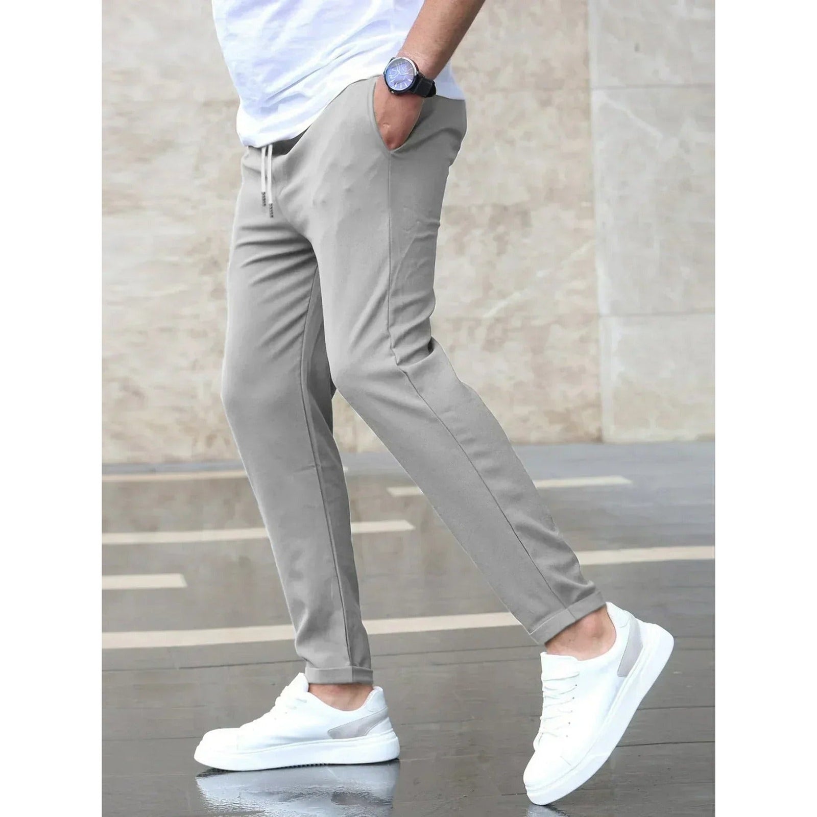 Spodnie slim fit ze sznurkiem w pasie, zwężana nogawka