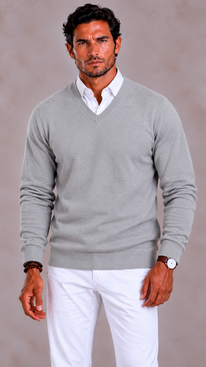 Sweter z kaszmiru z dekoltem V, krój slim fit