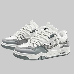 Sneakersy na grubej podeszwie, wyrazista sylwetka